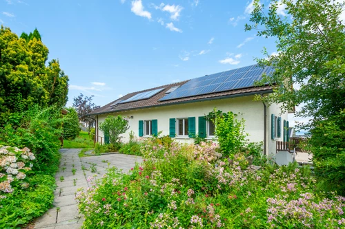 Mehrgenerationenhaus mit schönem Garten