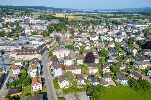 zentral eingebettet in ein ruhiges Wohnquartier