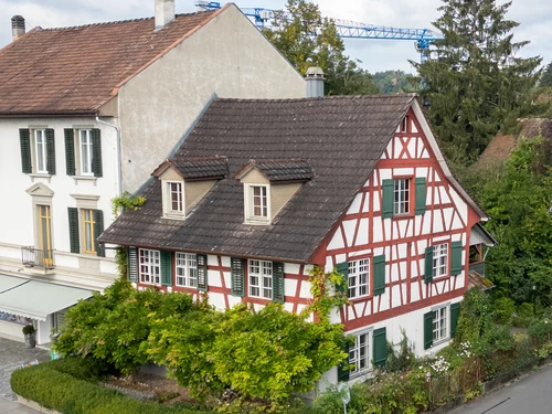 Historisches Riegelhaus einseitig angebaut