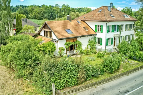 charmanter Anbau mit malerischem Garten