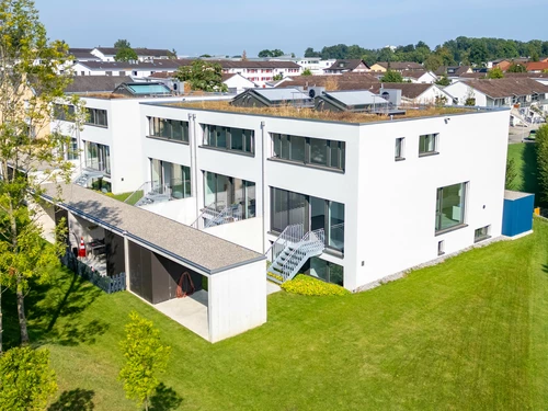 Moderne Einfamilienhäuser in ruhigem Wohnquartier