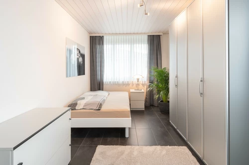 gemütliches, ostseitiges Zimmer