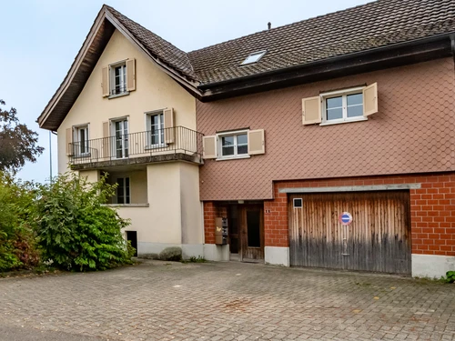 das Wohnhaus bedarf insgesamt einer Renovation