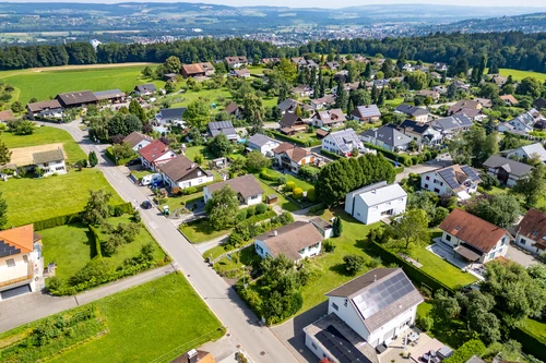 im überschaubaren Gerlikon oberhalb von Frauenfeld gelegen