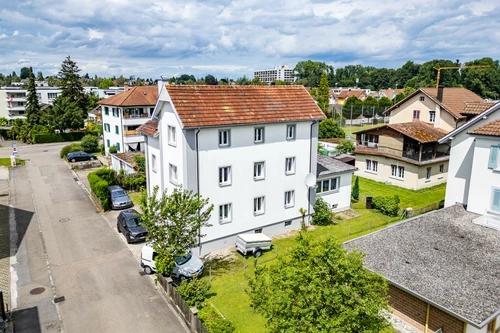 Mehrgenerationenhaus saniert, mit 3 Wohneinheiten