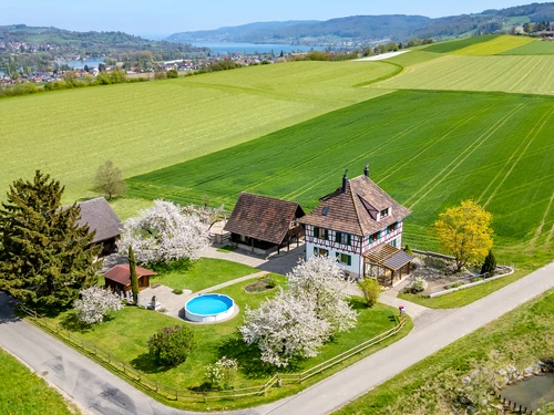 Repräsentatives Landhaus mit Stall und grosszügigem Umschwung