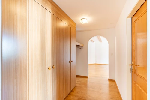 staureiche Einbauschränke und Garderobe